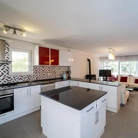 Βίλα Ovacik Aqua, 4 Yatak Odali, 10 Kisilik Tripleks Muestakil Villa , Ortak Havuzlu *